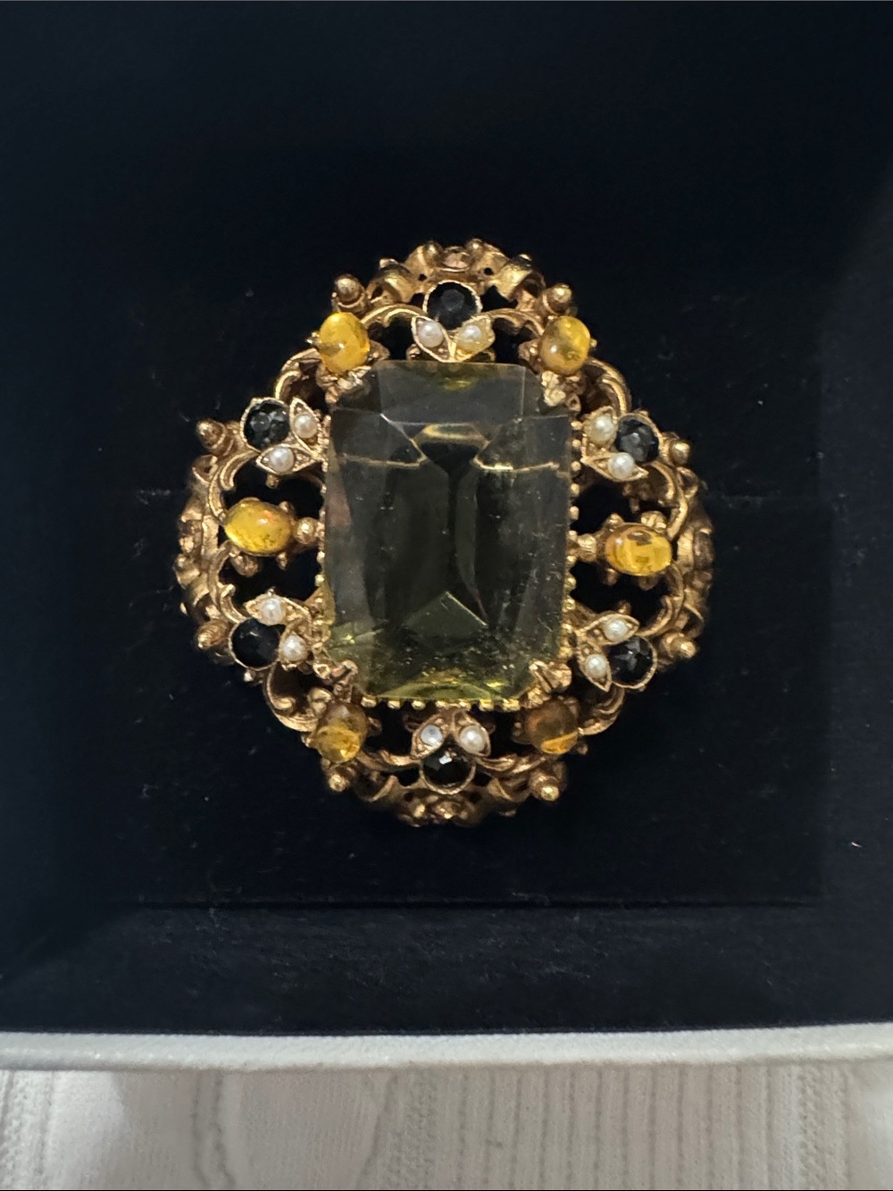 Vintage Signed Florenza Olivine Glass Brooch Ornate Faux Pearls.